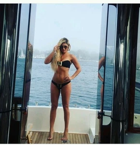 BRAND NEW BEACH BUNNY PRETTY EDGY 2 PIECE BLACK SET SMALL LARGE - Picture 1 of 7