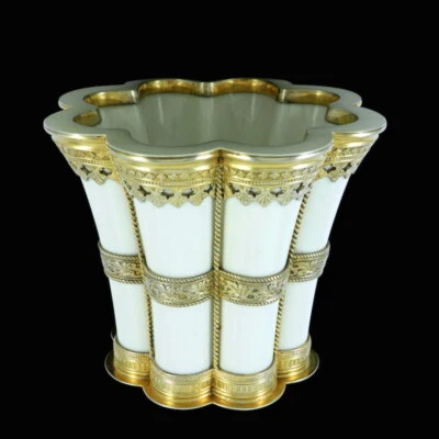 Royal Copenhagen. Taza/jarrón Margrethe. Porcelana y plata de ley dorada Foto 1 de 3