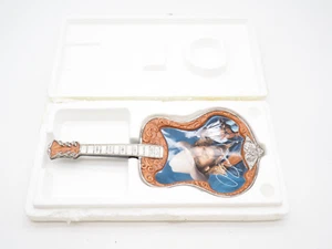 Chitarra con piastra decorativa Alan Jackson Bradford Exchange "Chatahoochee" LE #2737 - Foto 1 di 5