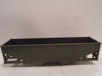 VINTAGE LIONEL #6176-100 O GAUGE GREEN U.S. ARMY HOPPER BODY - Image 1 of 4
