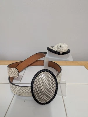 Cinturón Spitting Cobra de Colección con 2 Hebillas Cuero 38"  Foto 1 de 4