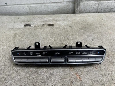 Mercedes Benz C300 2020 controlador de temperatura automático OEM ID 2059054215 Foto 1 de 4