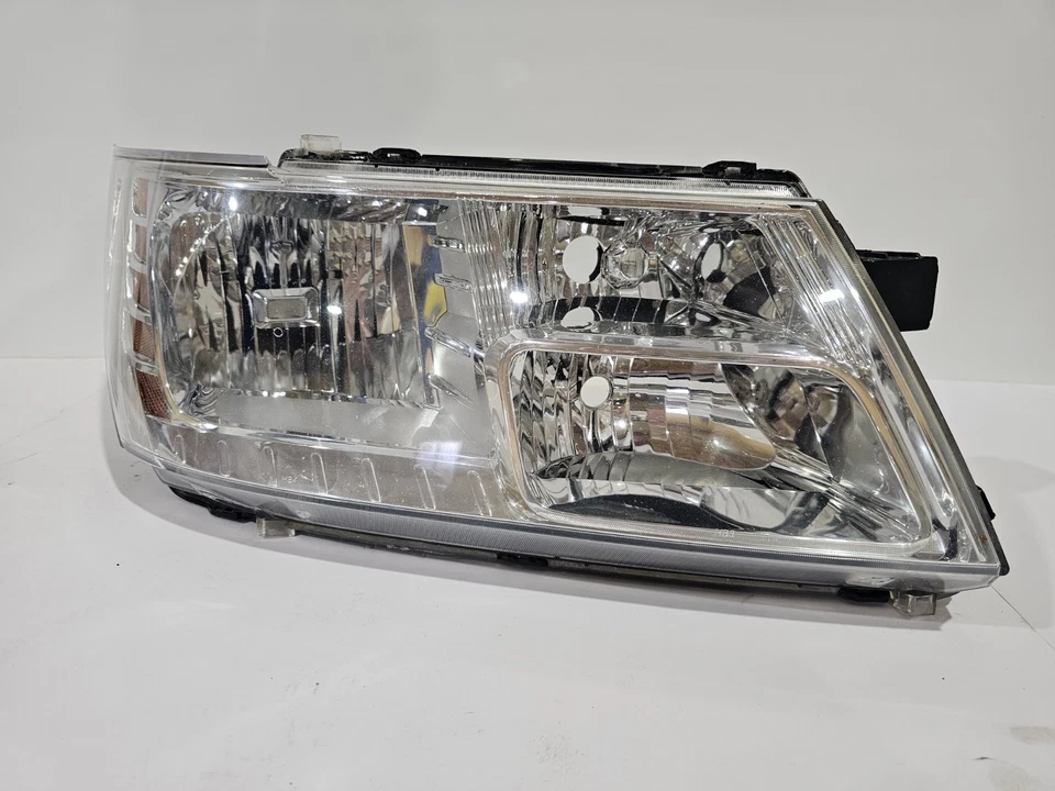Mopar 05116288AB Lighting - Exterior - Headlight Assembly.    A3 Foto 1 de 4