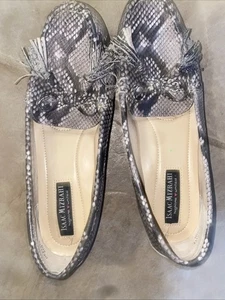 Isaac Mizrahi Deelite Grey Snakeskin Leather Tassel Slip-On Moccasin Flats Sz 8 - Picture 1 of 6