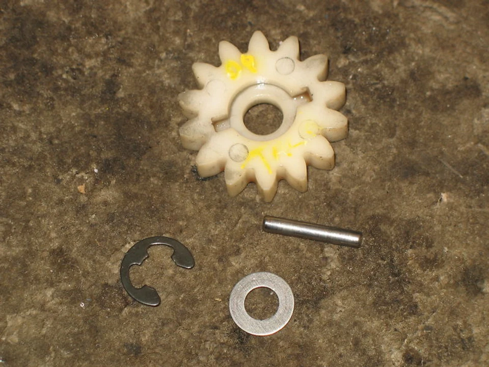 ПРИВОД МАСЛЯНОГО НАСОСА ТАХОМЕТРА 1976 76 SUZUKI TS400 TS 400 - Изображение 1 из 1