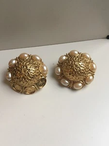 Vintage Gold Tone Earrings With Pearls Some Missing (1 Pair) Women's Jewelry - Picture 1 of 10