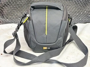 VINTAGE CASE LOGIC DSLR CAMERA BAG COMPACT PADDED CARRY CASE WITH STRAP - Picture 1 of 8