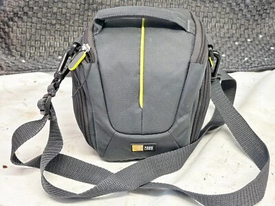 VINTAGE CASE LOGIC DSLR CAMERA BAG COMPACT PADDED CARRY CASE WITH STRAP - Image 1 of 4