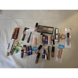 Konvolut gemischte Kosmetik. LA Colors, Wet Wild, Maybelline usw. Lot 2 - Bild 1 von 4