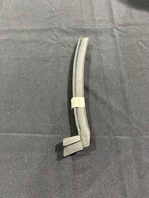 NOS 1986-96 CHEVY CORVETTE VENTANA LATERAL SUPERIOR TIRA METEOROLÓGICA GM 17987731 GM RARO Foto 1 de 4