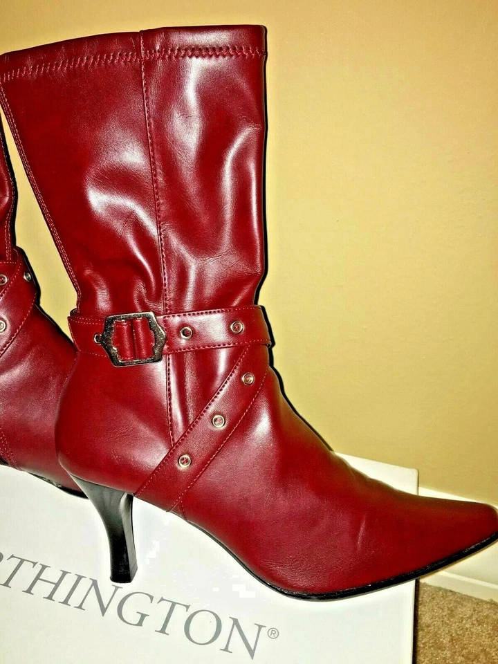 Talla 6.5 M Bota de Cuero Rojo con Cremallera y Hebilla Exterior Tacón 2"  Foto 1 de 4