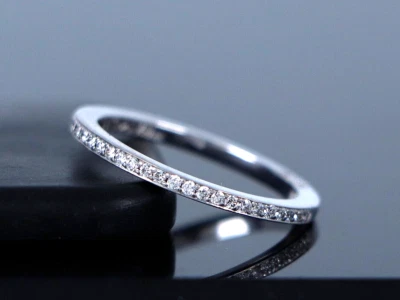 Anillo de alianza de boda Tacori Dantella de oro blanco de 18 quilates redondo de medio círculo con diamantes $3,190 Foto 1 de 4