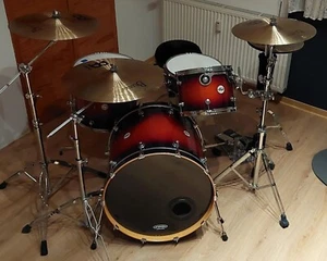 Schlagzeug DW "Design Serie" inkl. Meinl Becken und Hardware - Bild 1 von 15