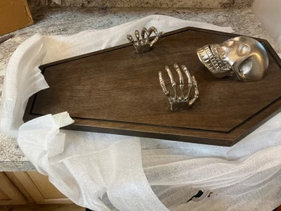 Pottery Barn 骷髅奶酪板 ~ 万圣节 - 全新带盒 — 第 1/3 张图片