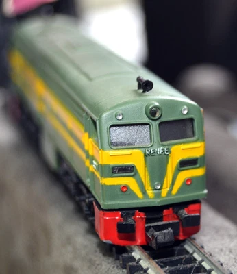 IBERTREN LOCOMOTORA REF 012 3N VERDE DIESEL ALCO 2100 RENFE CON CAJA  - Imagen 1 de 4