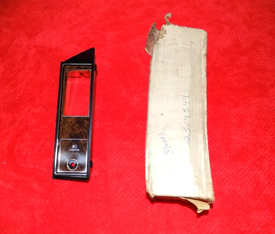 NOS 1981 OLDSMOBILE OMEGA 22509549 DASH LIGHT SWITCH BEZEL W/ A/C - Image 1 of 3