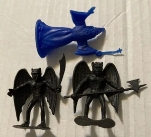 1981 DFC 3 Dragonriders of the Styx fantasy playset Figures Demons Wizards (2) - Picture 1 of 5