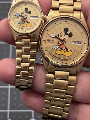 Raro Seiko Mickey Mouse Años 80 Suyo y Suyo Starburst Oro Relojes Baterías Nuevas Foto 1 de 4