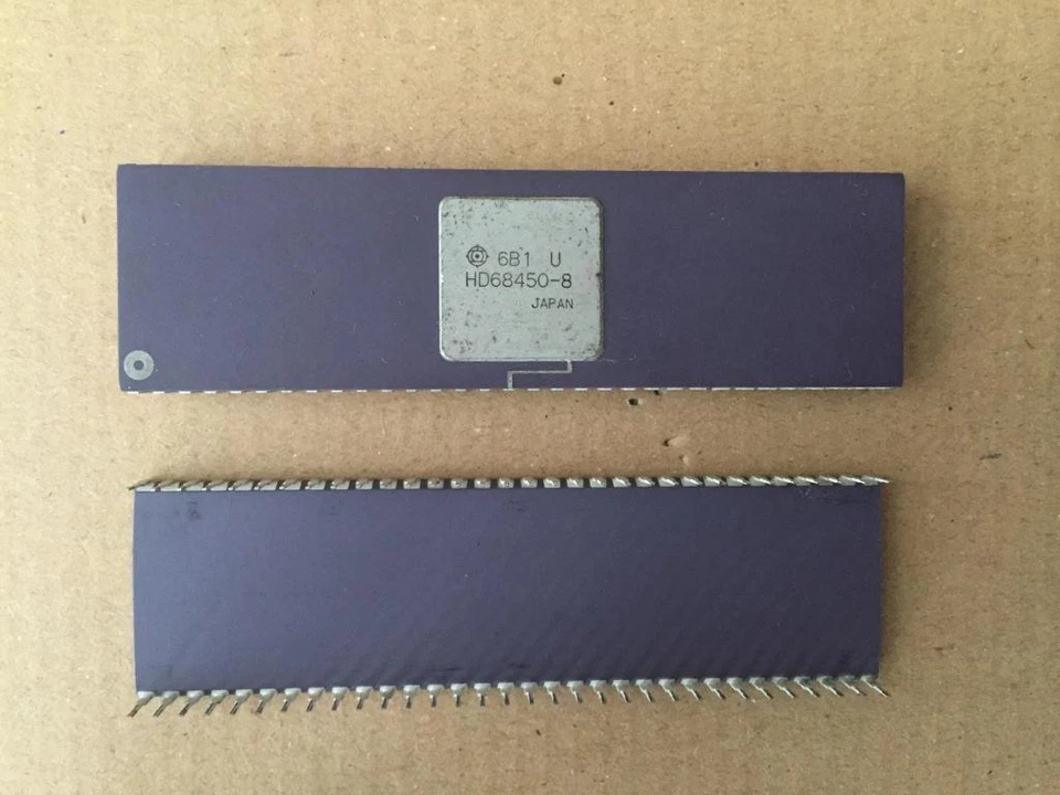 1 Stück HD68450-8 Hitachi Integrierte Schaltung DIP64 Vintage   - Image 1 of 1