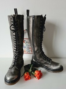 Las mejores ofertas en Dr. Martens Botas Hasta la Rodilla Mujer con Cuero  Superior | eBay