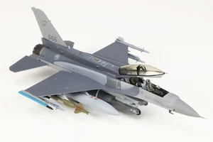 JC Wings 1/72 F-16D Fighting Falcon #666 RSAF 145th Sqn - Picture 1 of 2