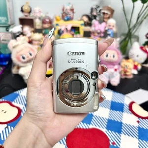 Canon IXUS 950 IS 8.0MP 4x Optical Zoom Digital Camera with Accessories Silver - Picture 1 of 4