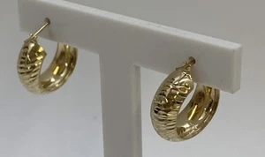Pendientes tipo argolla de oro amarillo de 14K con diseño detallado de lujo 1,2G (VP4015984) - Imagen 1 de 7
