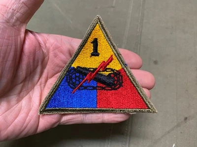 ORIGINAL WWII US ARMY 1ST ARMORED TANK DIVISION JACKET SLEEVE INSIGNIA PATCH - Image 1 of 2
