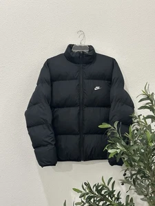 Nike Sportswear Club Puffer Jacket Black Primaloft Size Medium FB7368-010 NWOT - Picture 1 of 8