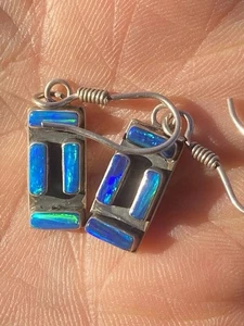 Beautiful Vintage 925 Sterling Earrings w/Abalone? Inlay 6g. Marked M-83 Mexico - Picture 1 of 7