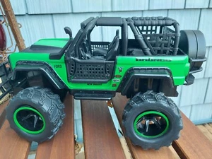 NEW BRIGHT RC FORD BRONCO 4X4 GREEN Rock Crawler 2.4 GHZ No Battery - Picture 1 of 12