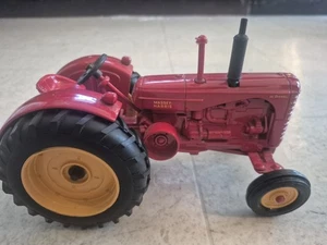 Ertl 1/16 Massey Harris 55 Diesel, 1992 Toy Farmer National Farm Toy Show - Picture 1 of 6