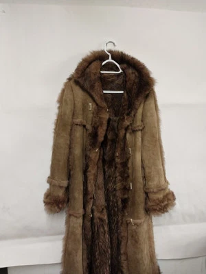 Women's Overland Spanish Made Reversible Lampskin Coat 42 Long  - Image 1 of 4