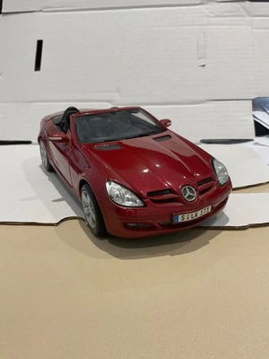 Mercedes SLK MiniChamp 1/18 - Image 1 of 4