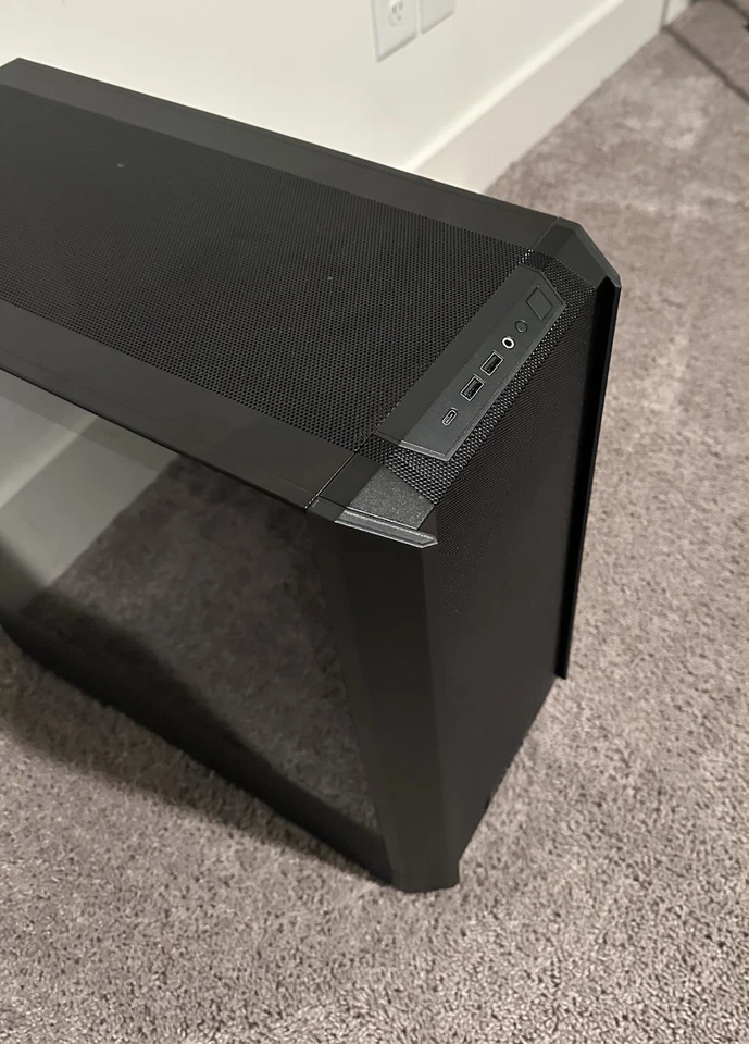 Estuche para PC LIAN LI LANCOOL 216 E-ATX, Estuche para computadora para juegos RGB con enfoque de flujo de aire Foto 1 de 3