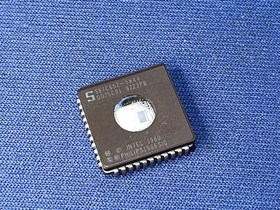 S87C652-5K44 SIGNETICS S87C652 PLCC VINTAGE NEW RARE LAST ONE - Image 1 of 2