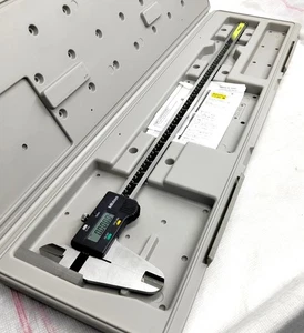 MITUTOYO - ABSOLUTE DIGITAL CALIPER – 500-506-10 - 24 INCHES - Picture 1 of 6