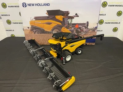 ERTL PRESTIGE COLLECTION 61006 1:32 SCALE NEW HOLLAND CR11 WITH DUAL WHEELS - Image 1 of 4