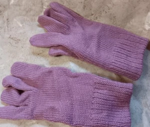 Guantes de punto de acrílico para mujer New York & Company rosa púrpura talla única - Imagen 1 de 5