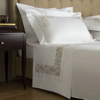 Conjunto de Lençóis Frette Branco Queen Granada Bordado Natural Novo $1650 - Imagem 1 de 4
