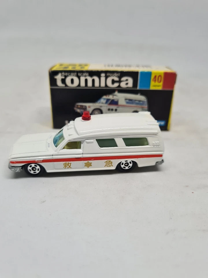 TOMICA # 40 - AMBULANCIA TOYOTA BLANCA ESCALA 1:70 nueva en caja vintage hecha en Japón Foto 1 de 4