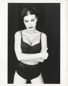 Carmen Electra Sexy 1996 Glamour Pose in Sexy Underwear Original 9x12 Photo
