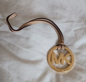 Michael Kors Logo Bag Charm Beige Tag MK Fob - Picture 1 of 2