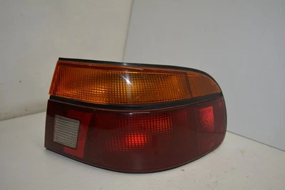 Luz trasera derecha pasajero Ford Escort 1991-1992 OEM, 166-01420 Foto 1 de 4