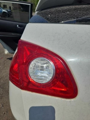 Used Left Tail Light Assembly fits: 2011 Nissan Rogue gate mounted Left Grade A - Image 1 of 4