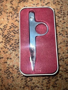 Gingher Spring-Action Knife-Edge Thread Nippers - 4.5" Stainless Steel Shears - Picture 1 of 1
