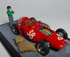 Ferrari 553 F1 G.P. Spagna 1954 Winner M. Hawthorn Diorama da base MG - Foto 1 di 17