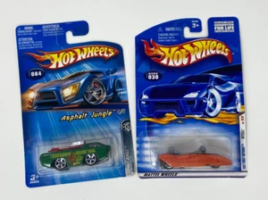 Hot Wheels Asphalt Jungle Deora 084 (2004) and 2001 First Editions Outsider 030 - Picture 1 of 8