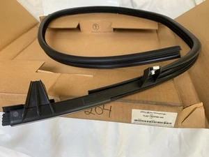 NEW OEM Ford 2001-2006 Escape Mariner RH Passenger DOOR GLASS RUN YL8Z-7825766AA - Picture 1 of 16