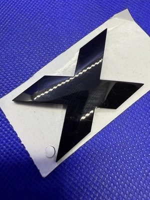 Logo Stemma Lettera Monogramma BMW X Nero Lucido X1 X2 X3 X4 X5 X6 OEM - Immagine 1 di 4